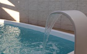 Casa ampla e agradável com piscina e churrasqueira